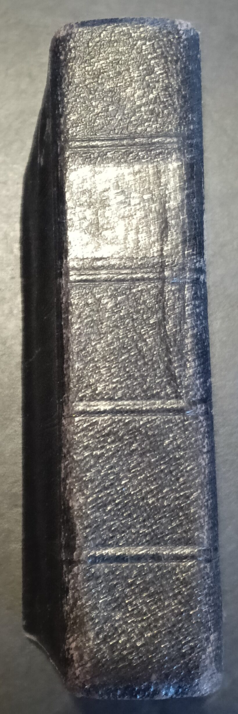 Paroissein romain contenant les offices des dimanches et des principales fetes