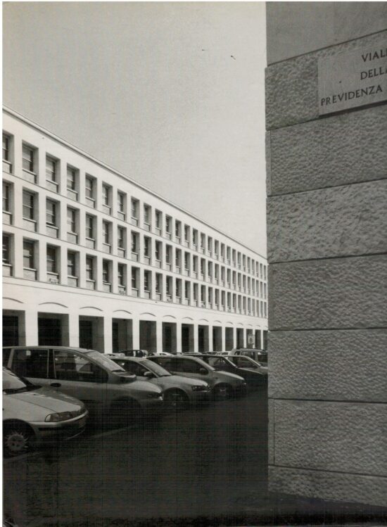 Viale della previdenza sociale - Gianni Berengo Gardin